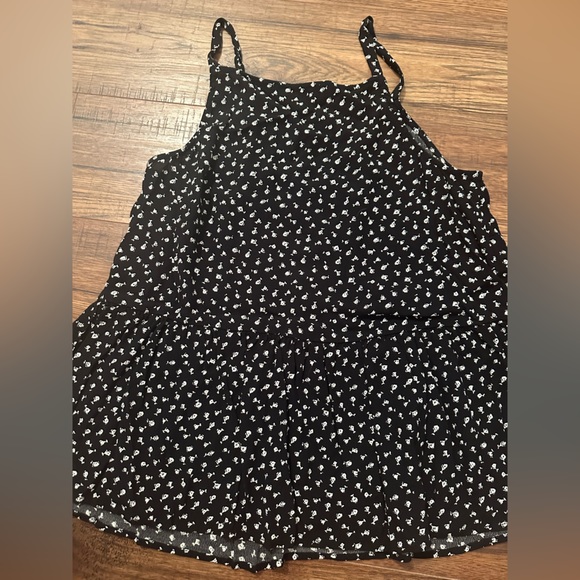 Navy Floral Tank - Picture 4 of 4